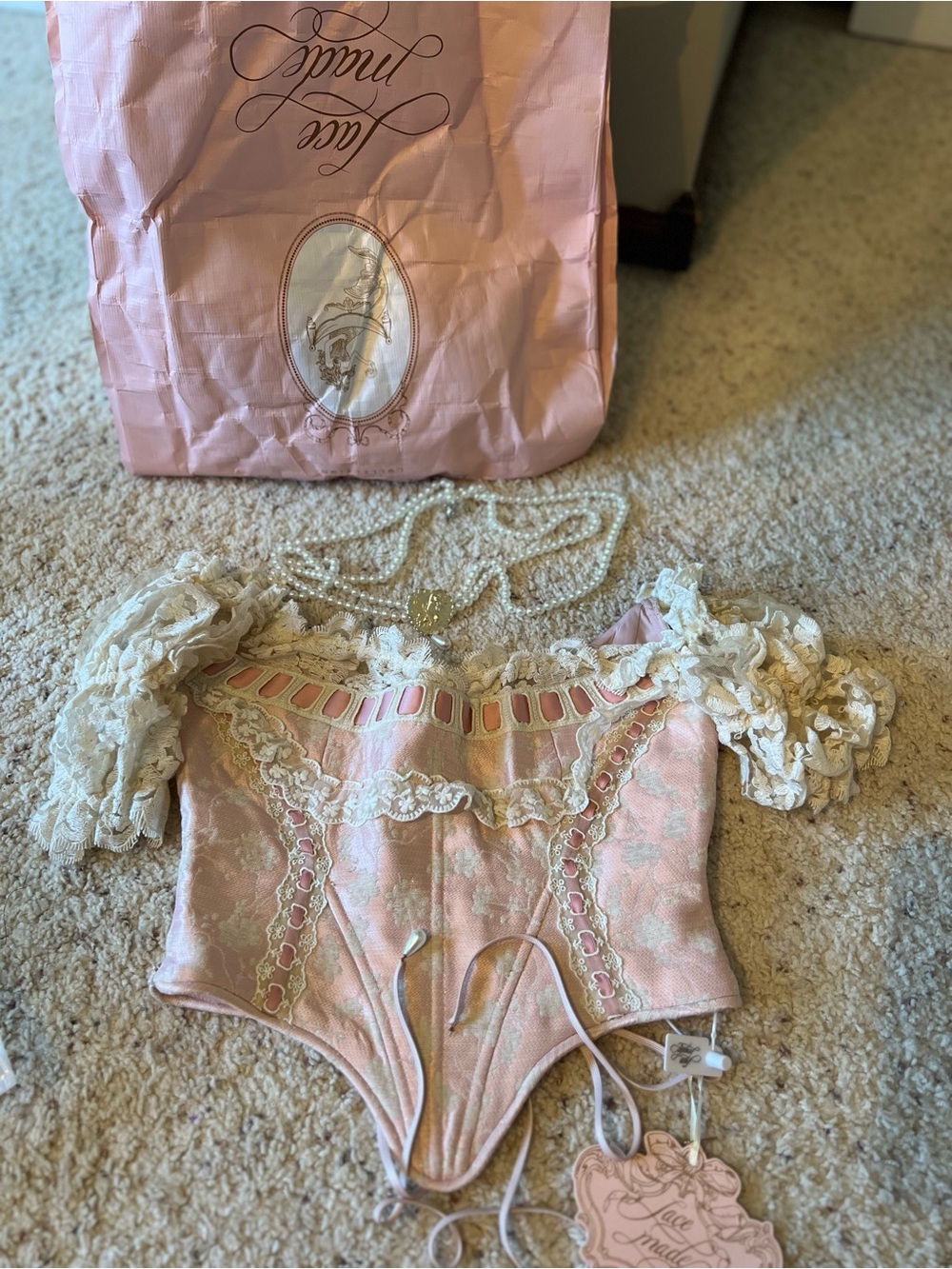 Vintage-Inspired Off-Shoulder Lacemade Corset Top - Picture 6 of 8